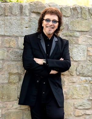 Tony Iommi о борьбе с раком
Tony Iommi заявил...