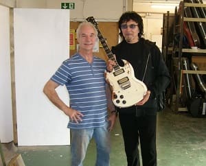 Превью новости Tony Iommi почтил память Джона Диггинса